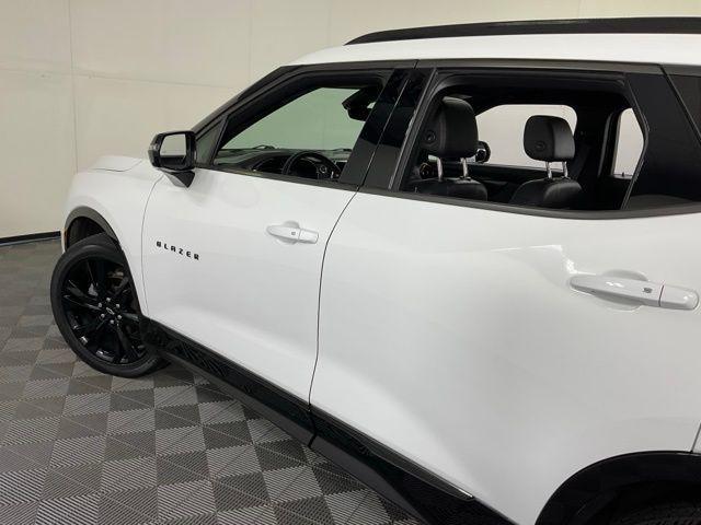 Photo of 2019 Summit White Chevrolet Blazer