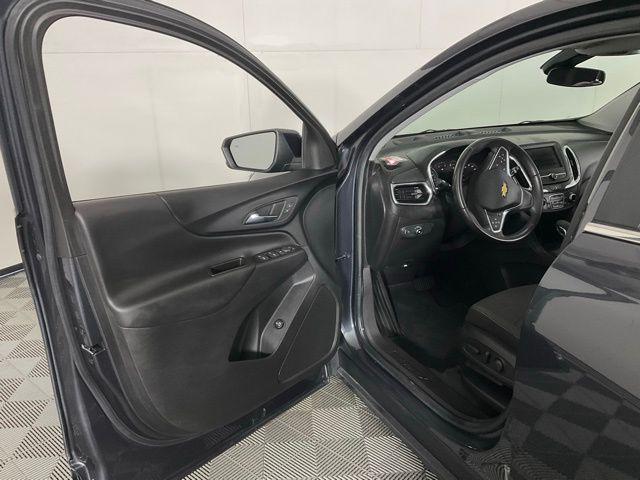 Photo of 2022 Iron Gray Metallic Chevrolet Equinox