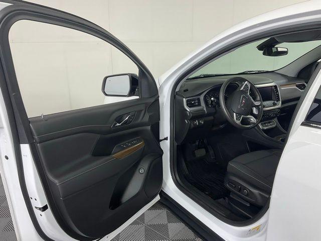 Photo of 2023 Summit White GMC Acadia