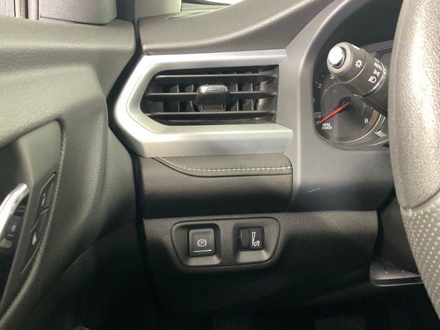 Photo of 2023 Summit White GMC Acadia