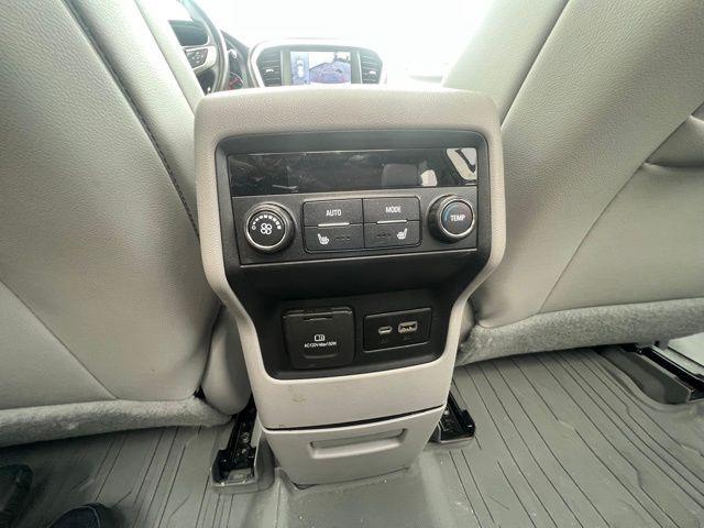 Photo of 2021 Summit White GMC Acadia