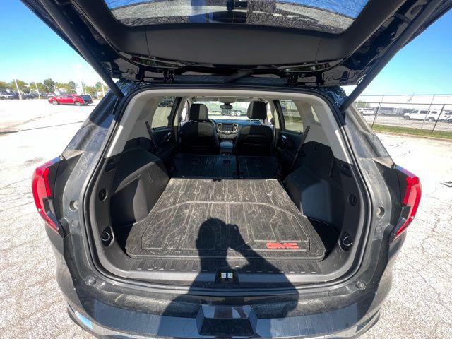 Photo of 2022 Ebony Twilight Metallic GMC Terrain