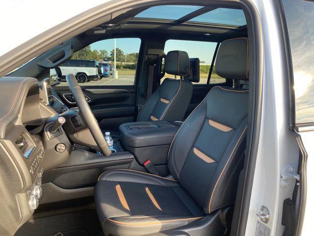 Photo of 2024 White Frost Tricoat GMC Yukon