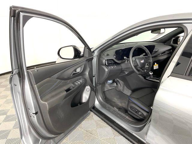 Photo of 2025 Moonstone Gray Metallic Buick Envista