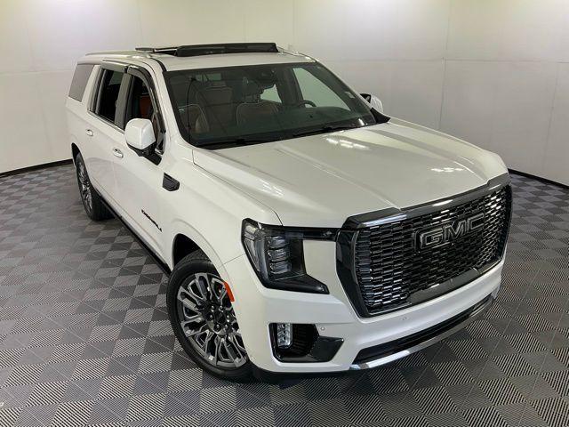 Photo of 2023 White Frost Tricoat GMC Yukon XL
