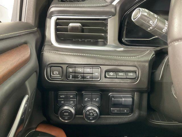 Photo of 2023 White Frost Tricoat GMC Yukon XL