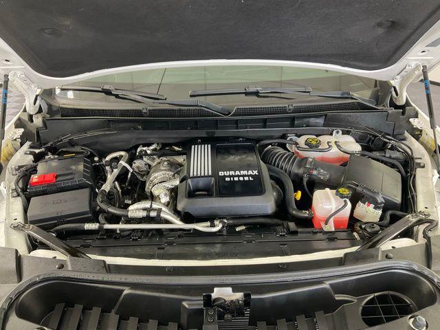 Photo of 2023 White Frost Tricoat GMC Yukon XL