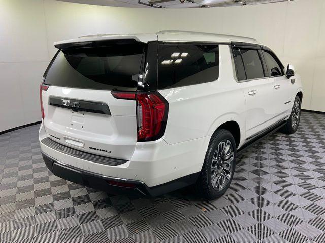 Photo of 2023 White Frost Tricoat GMC Yukon XL