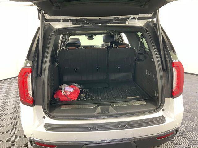 Photo of 2023 White Frost Tricoat GMC Yukon XL
