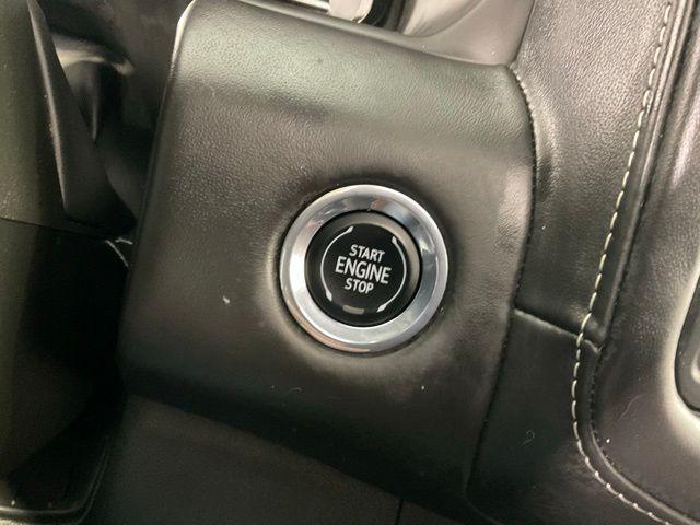 Photo of 2023 White Frost Tricoat GMC Yukon XL