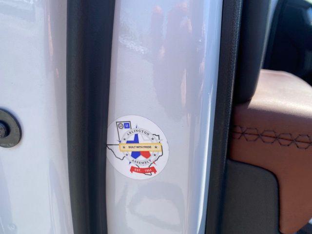 Photo of 2023 White Frost Tricoat GMC Yukon XL