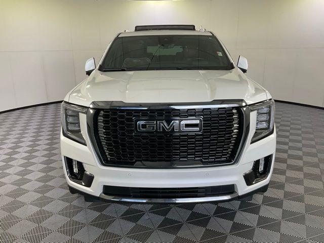 Photo of 2023 White Frost Tricoat GMC Yukon XL