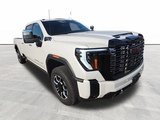 Photo of 2025 White Frost Tricoat GMC Sierra 3500