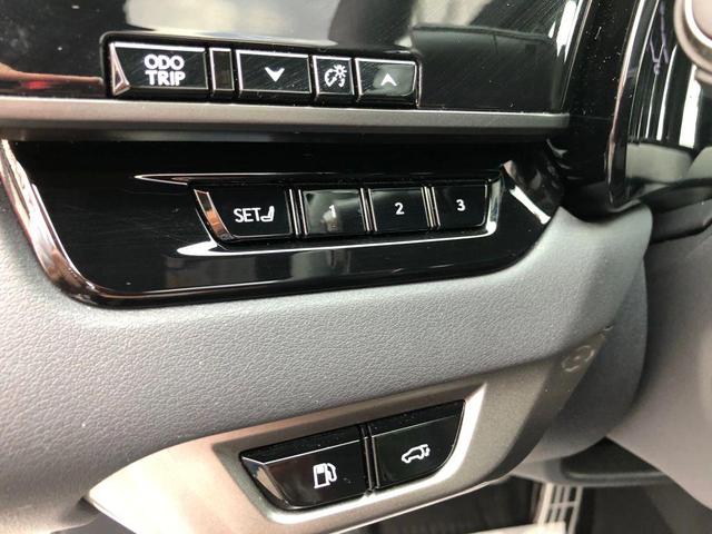 Photo of 2023 White Lexus RX 500h