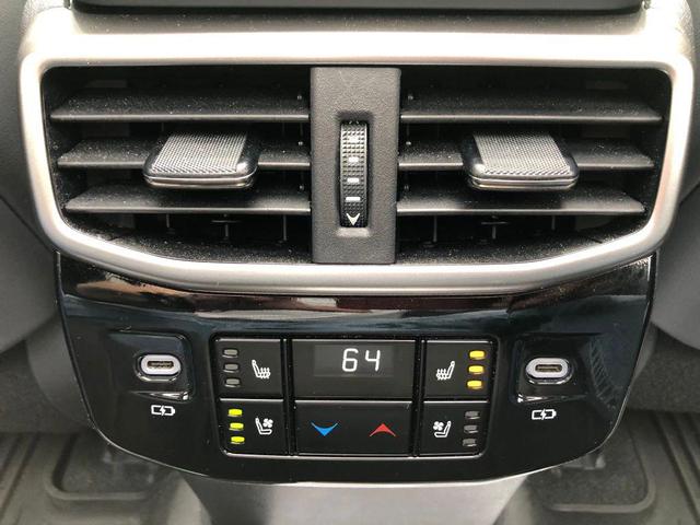 Photo of 2023 White Lexus RX 500h