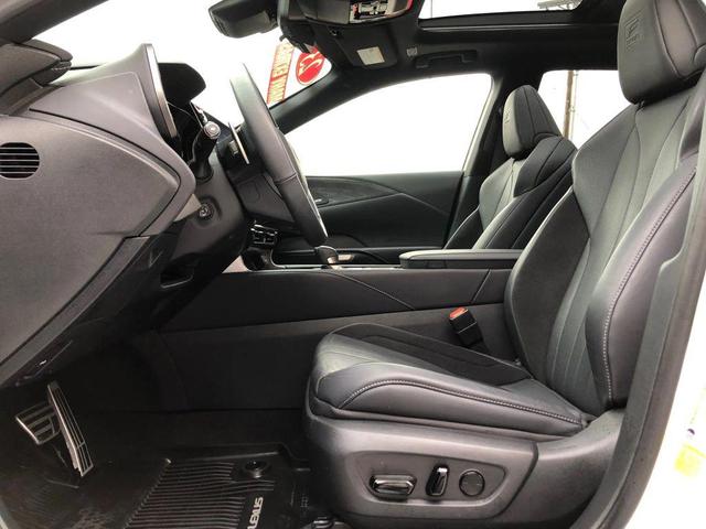 Photo of 2023 White Lexus RX 500h