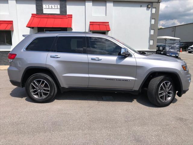 Photo of 2019 Silver Jeep Grand Cherokee