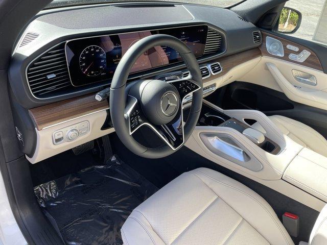 Photo of 2025 MANUFAKTUR Moonlight White Metallic Mercedes-Benz GLE 450e