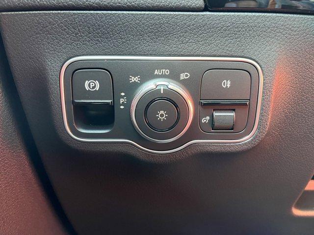 Photo of 2025 Polar White Mercedes-Benz GLA 250