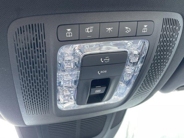 Photo of 2025 Polar White Mercedes-Benz GLS 450