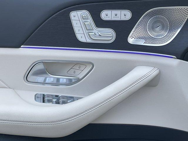Photo of 2025 Polar White Mercedes-Benz GLS 450