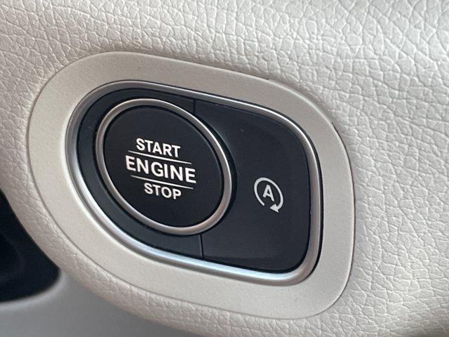 Photo of 2025 Polar White Mercedes-Benz GLS 450