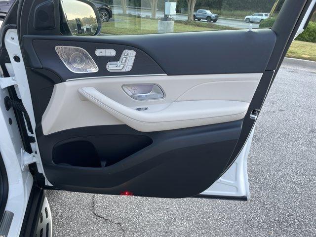 Photo of 2025 Polar White Mercedes-Benz GLS 450