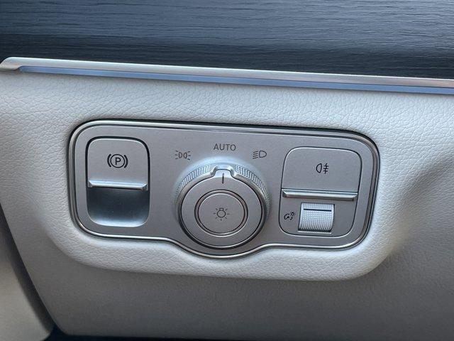 Photo of 2025 Polar White Mercedes-Benz GLS 450