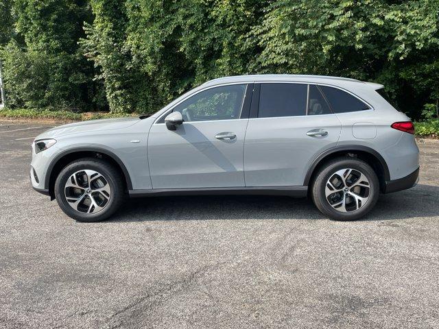 Photo of 2025 Alpine Gray Mercedes-Benz GLC 350e