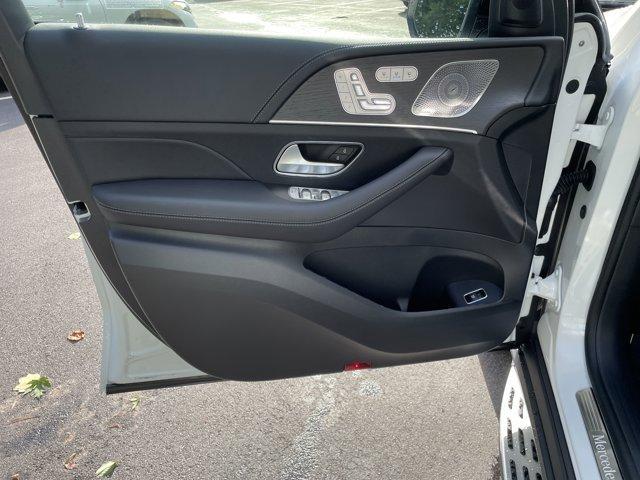 Photo of 2025 Polar White Mercedes-Benz GLE 450