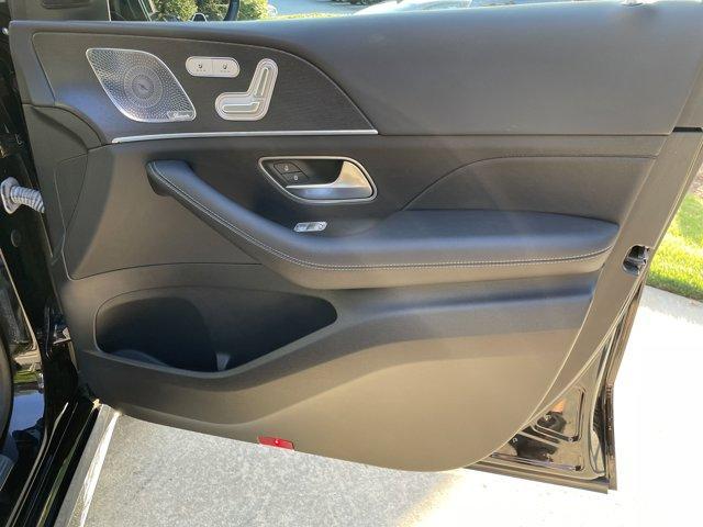 Photo of 2023 Black Mercedes-Benz GLE 350