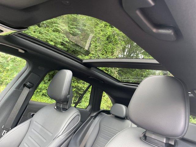Photo of 2025 Polar White Mercedes-Benz GLC 350e