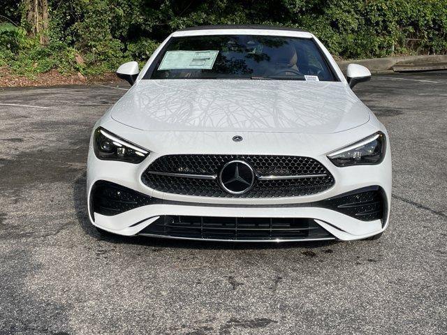 Photo of 2026 MANUFAKTUR Moonlight White Metallic Mercedes-Benz CLE 300