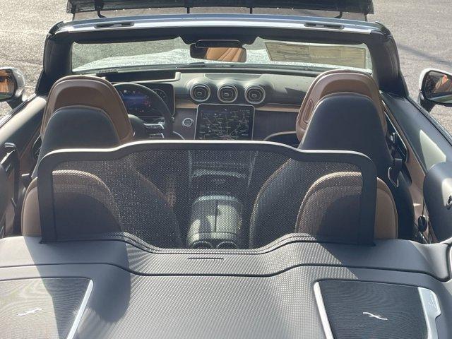 Photo of 2026 MANUFAKTUR Moonlight White Metallic Mercedes-Benz CLE 300