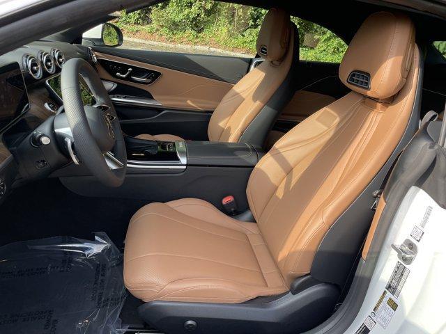 Photo of 2026 MANUFAKTUR Moonlight White Metallic Mercedes-Benz CLE 300