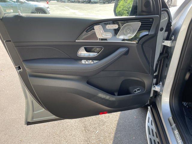 Photo of 2025 Cirrus Silver Metallic Mercedes-Benz GLS 580