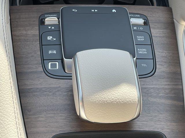 Photo of 2025 MANUFAKTUR Moonlight White Metallic Mercedes-Benz GLE 450