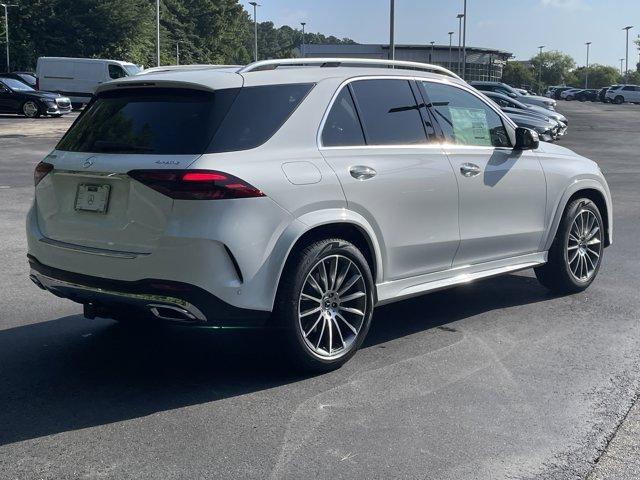 Photo of 2025 MANUFAKTUR Moonlight White Metallic Mercedes-Benz GLE 450