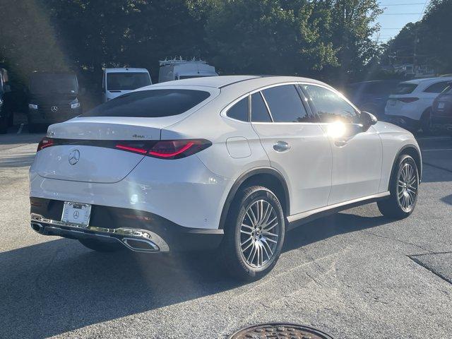 Photo of 2026 MANUFAKTUR Moonlight White Metallic Mercedes-Benz GLC 300