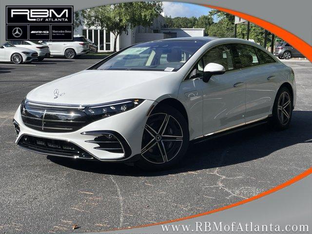Photo of 2025 MANUFAKTUR Moonlight White Metallic Mercedes-Benz EQS 450+