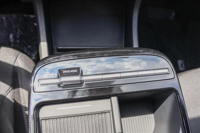 Photo of 2025 Shimmering Silver Hyundai TUCSON Hybrid