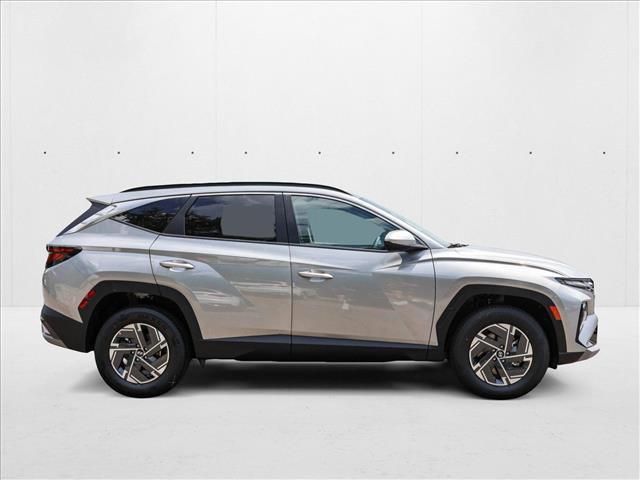 Photo of 2025 Shimmering Silver Hyundai TUCSON Hybrid