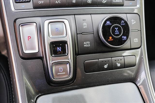 Photo of 2023 Shimmering Silver Hyundai SANTA FE
