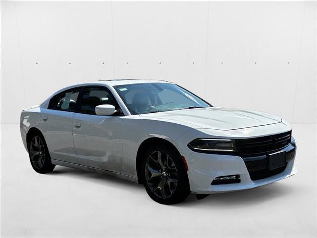 Photo of 2016 Bright White Clearcoat Dodge Charger