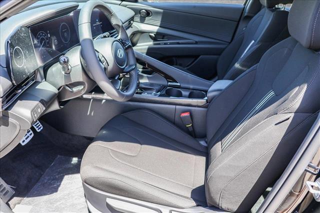 Photo of 2025 Abyss Black Hyundai ELANTRA