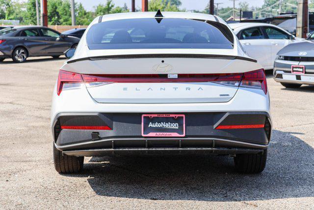 Photo of 2025 Serenity White Hyundai ELANTRA