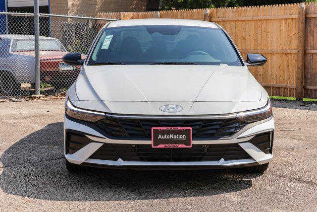 Photo of 2025 Serenity White Hyundai ELANTRA