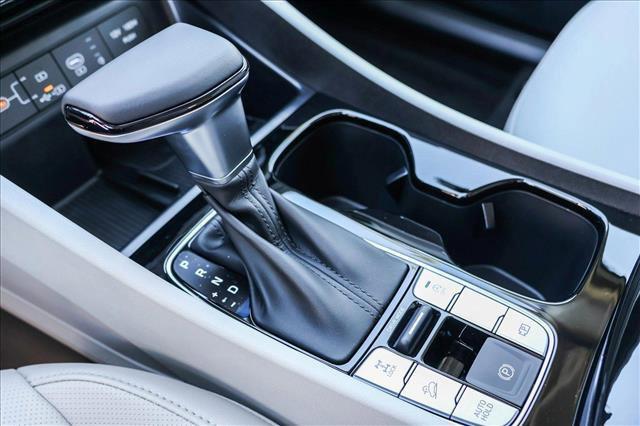 Photo of 2025 Serenity White Pearl Hyundai TUCSON