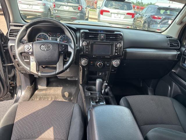 Photo of 2016 Midnight Black Metallic Toyota 4Runner
