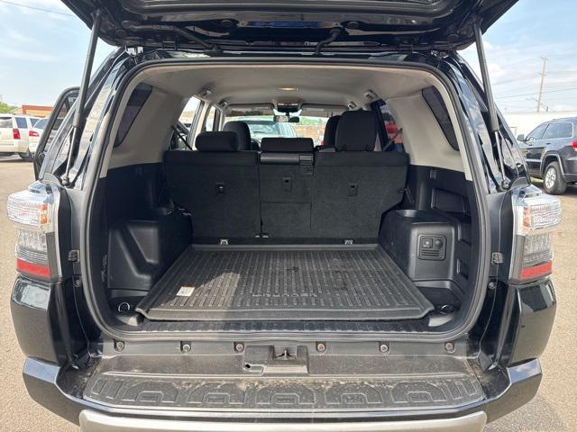 Photo of 2016 Midnight Black Metallic Toyota 4Runner